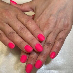 nails-matte-pink