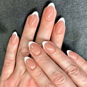 nails_almondftip